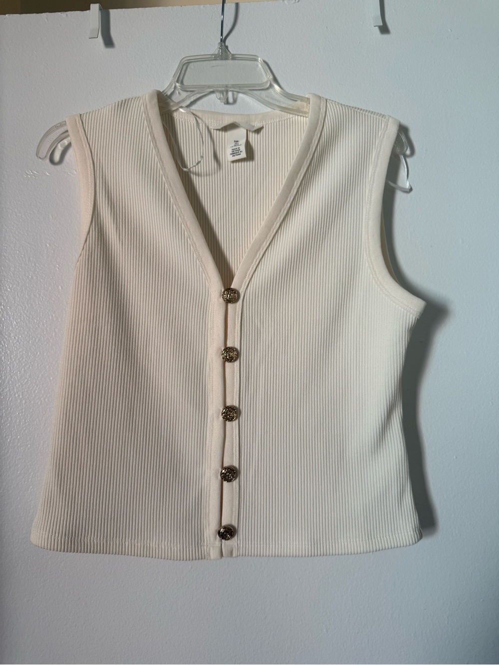 Sleeveless Ribbed Button-Front Top in Cream